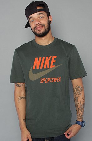 Nike The Sportwear Tee in Green,T-shirts for Men, Large,Green