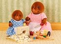 Sylvanian Families - Sewing With Mother