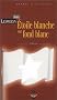 Etoile blanche sur fond blanc