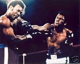 MUHAMMAD ALI DRILLS GEORGE FOREMAN 8X10 PHOTO (BOXING)