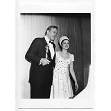 【フォト/写真 5x7】 ジョン・ウェイン & バーブラ・ストライサンド #1 (12.5x17.5cm) アカデミー賞