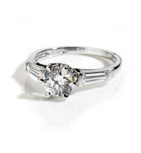9ct White Gold Solitaire Ring Size N