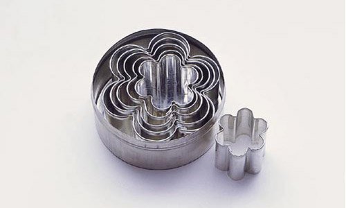 Flower Dough Cutter in Tin