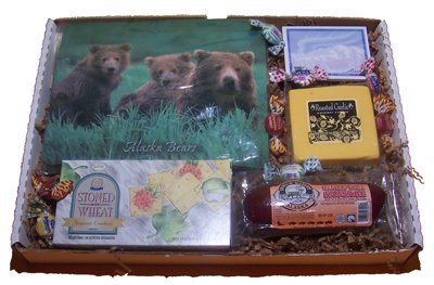 Cover image : Alyeska Gift Box with Mouse Pad, Sausage, Cheese