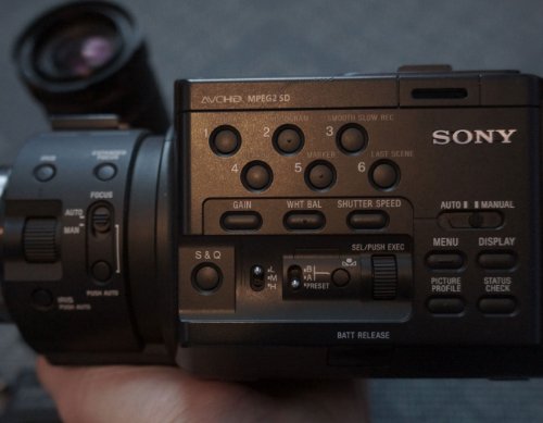 Sony NEX-FS100U Super 35mm Sensor Camcorder (Body Only) Sony NEX-FS100U Super 35mm Sensor Camcorder (Body Only)