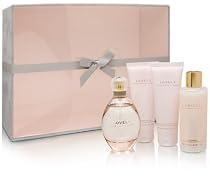 Lovely by Sarah Jessica Parker for Women 4 Piece Deluxe Set Includes: 3.4 oz Eau de Parfum Spray + 2.5 oz Soft Body Lotion + 2.5 oz Gentle Bath & Shower Gel + 4.0 oz Milk Bath in Faux Suede Vanity