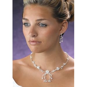 Flower Pearl Necklace and Earrings Set