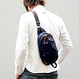 Casual Selection(カジュアルセレクション)　LEON(レオン)　ボディバッグ (※新色もはや定番※誠実さや清潔感を兼ね備えたトレンドNavy)