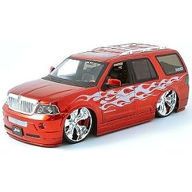 Die-cast Model Lincoln Navigator (1:18 scale in Black)