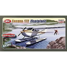1/48 Cessna 172 w/Pontoon