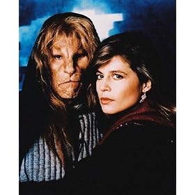 RON PERLMAN AS VINCENT, LINDA HAMILTON AS ASSISTANT DISTRICT ATTORNEY CATHERINE CHANDLER FROM BEAUTY AND THE BEAST #3 - Photo cin�matographique en couleur -GRANDE - 50x40cm