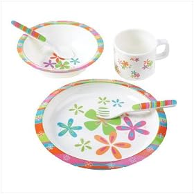 Daisies Girl`s Dinnerware Set by C. Gifts