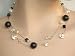 Küche & Haushalt : Collier Perlenkette Swarovski Kristallen - Schimmernde Glasperlen und funkelnde Swarovski Kristalle auf Stahlseide gefädelt schwarz - weiß 608
