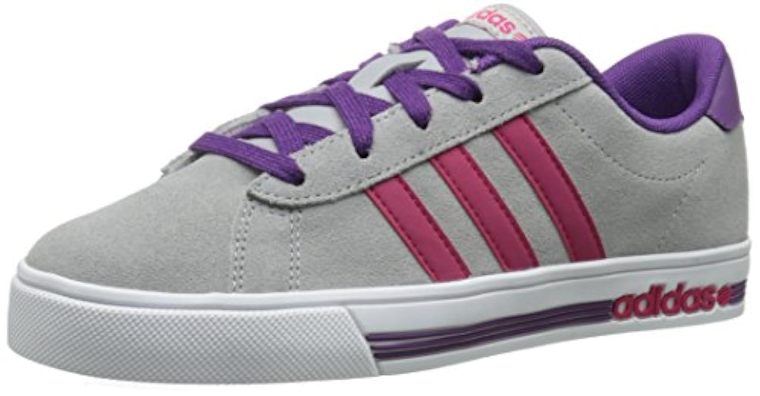 sneaker daily team m