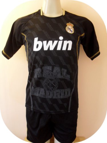 REAL MADRID AWAY SOCCER KIDS SET JERSEY & SHORT SIZE 6.NEW