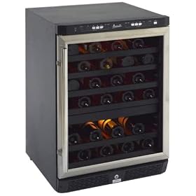 Avanti : WCR5104DZD Refrigerator by Avanti