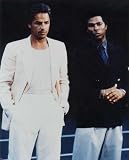 ブロマイド写真★海外ドラマ『特捜刑事マイアミ・バイス』ソニー（ドン・ジョンソン）＆リコ（フィリップ・マイケル・トーマス）/並んで立つ