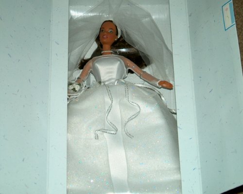 Blushing Bride Africian-American Barbie #26075 1999 Edition
