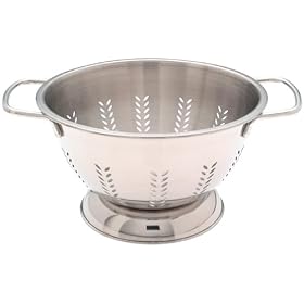 Amco 2-Quart Colander by Amco