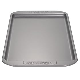 Farberware Nonstick Bakeware 10-by-15-Inch Cookie Pan by Farberware