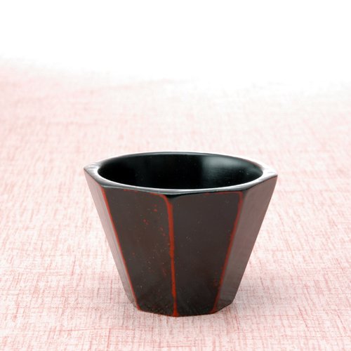天然木製　ぐい呑み　八角　曙　漆塗り