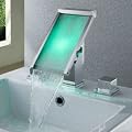 Farbwechsel LED Wasserfall verbreitet Waschbecken Wasserhahn (verchromt)