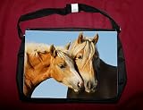 Eigenschaften Das Tierporträt  / Kollegtasche, Tasche Haflinger