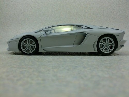 1/24 スーパーカーシリーズ No.07 ランボルギーニ アヴェンタドール