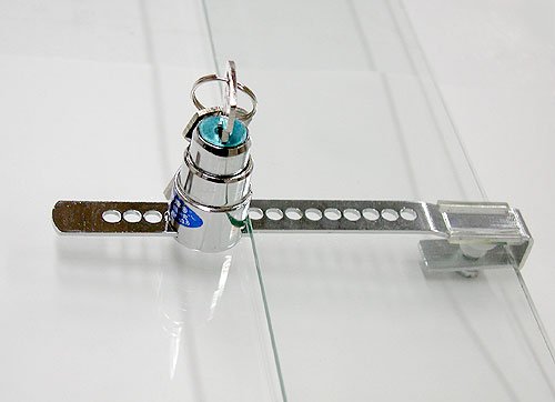 ショーケース用鍵　プッシュ式スライドロック/ガラス引き違い扉用