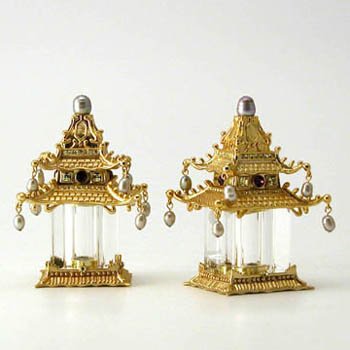Gold Pagodas with Crystals & Pepper