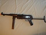 WW2 GERMAN SCHMEISSER MP-40 SUB-MACHINEGUN 9 MM PISTOL