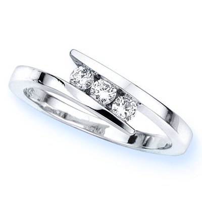 14K White Gold 3 Stone Channel Set Round Diamond Engagement Ring (1/4 cttw, H-I, SI)