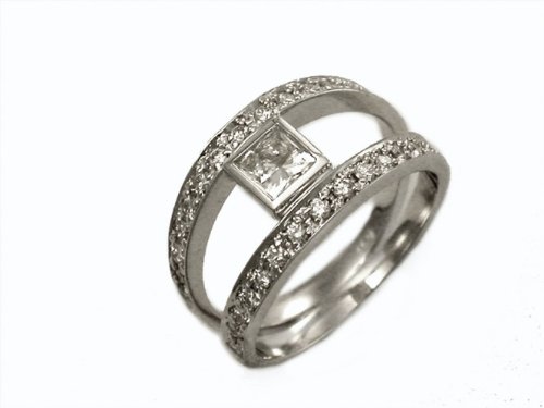 18K White Gold Double Strand Hand Crafted Ring, Enhanced with a Princess Cut Diamond Center and Pave Set Diamonds. (GH Color, SI Clarity, c.t.t.w.0.65CT.) 41HcQm3lnhL 18K White Gold Double Strand Hand Crafted Ring, Enhanced with a Princess Cut Diamond Center and Pave Set Diamonds. (GH Color, SI Clarity, c.t.t.w.0.65CT.)