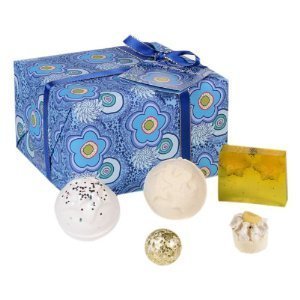 Ultimate Bath bomb Gift set. Bath Bomb Cosmetics starry night Wrapped set. Preisvergleich