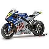Review Minichamps  / 1:12 Scale Valentino Rossi Fiat Yamaha 2007 Bike Diecast Model