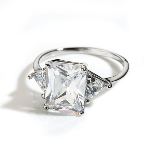 9ct White Gold 3 Stone Ring Size Q