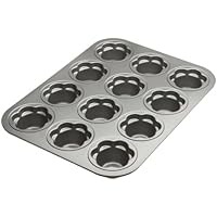 Chicago Metallic 12-Cup Dainty Daisy-Cupcake Pan
