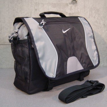 ナイキ３WAYバッグNIKE6513808（ブラック）