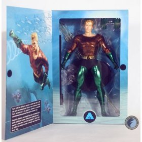 AQUAMAN 13 INCH DELUXE COLLECTOR FIGURE (Diamond Comic Distributors Action Figure - )