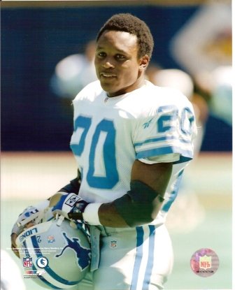 Barry Sanders Lions Smiling w/Helmet Off 8x10