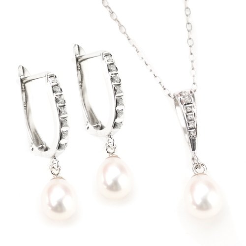 Click here for Diamond Mystique � Platinum Over Sterling Silver D... prices