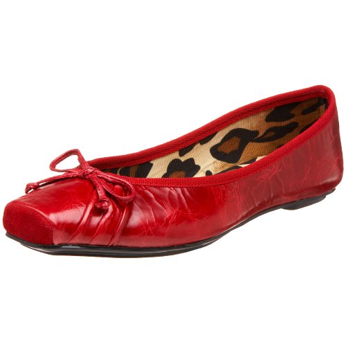 Jessica Simpson Women's Leve Flat