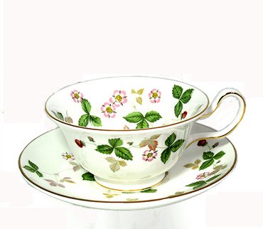 ウェッジウッド（WEDGWOOD）ワイルドストロベリー ティーカップ＆ソーサー ピオニー【並行輸入品】