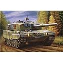 Revell Modellbausatz 03103 - Leopard 2A4 im Ma&szlig;stab 1:72