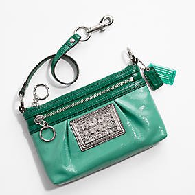 NEW AUTHENTIC COACH POPPY PATENT LEATHER LARGE WRISTLET 42869 (Spearmint)