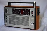 Review VINTAGE SELENA Model B.215 VINTAGE SELENA Model B.215 RUSSIAN RADIO / VINTAGE SELENA Model B.215 - 8 BAND RUSSIAN RADIO RECIEVER