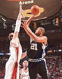 Tim Duncan Autographed / Signed San Antonio Spurs Basketball 8x10 Photo