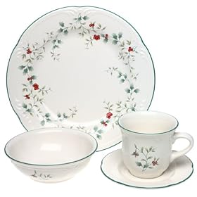 Pfaltzgraff Winterberry 16-Piece Dinnerware Set, Service for 4