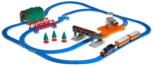Toys: Thomas the Tank Water Tower Steam Set