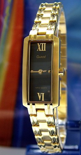 Garde Uhren aus Ruhla schlanke Damenuhr 22608